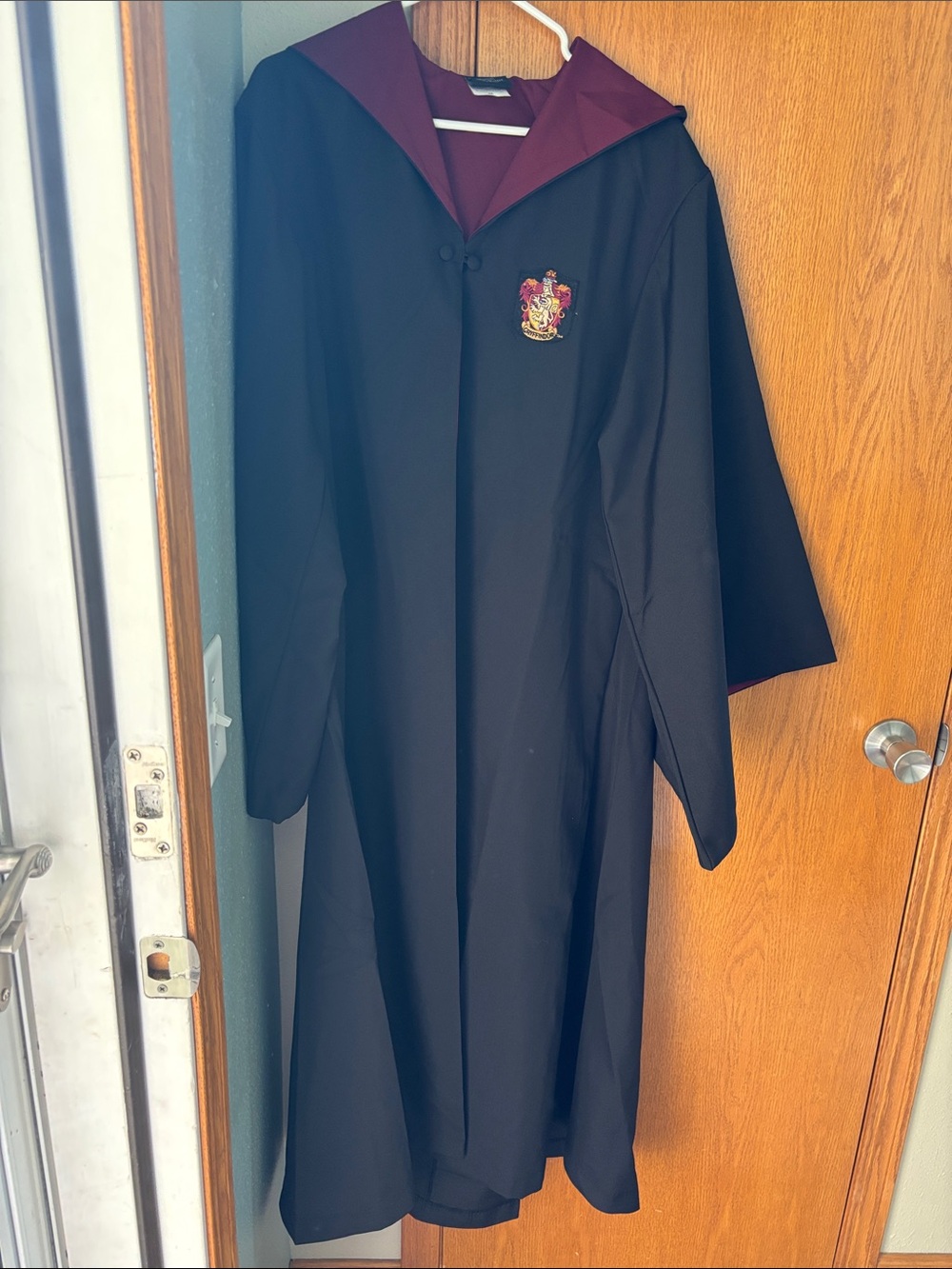 Authentic Gryffindor Men's Wizard Robe with Hood - Black and Burgundy